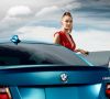 Gigi Hadid mit BMW M2 Coupé