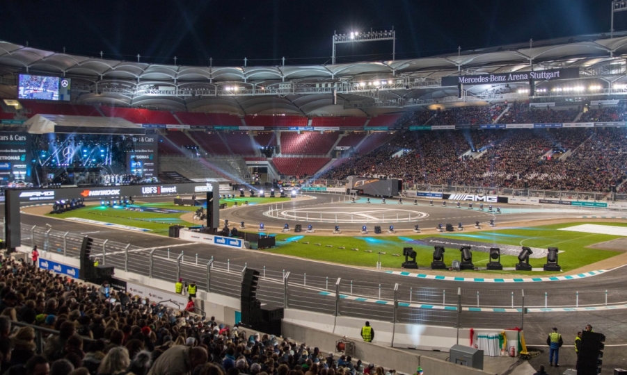 Stars & Cars 2015 in der Mercedes-Benz Arena