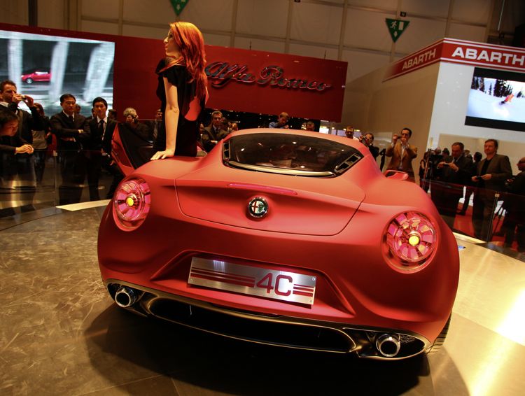 Genf 2011: Sportwagen Alfa Romeo 4C Concept könnte bereits 2012 in Serie gehen