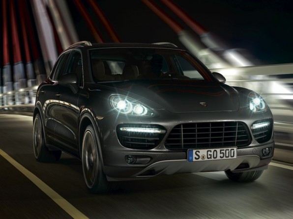 porsche cayenne turbo mj2011 teaser 11 596x447 - Porsche Cayenne Turbo (2011)