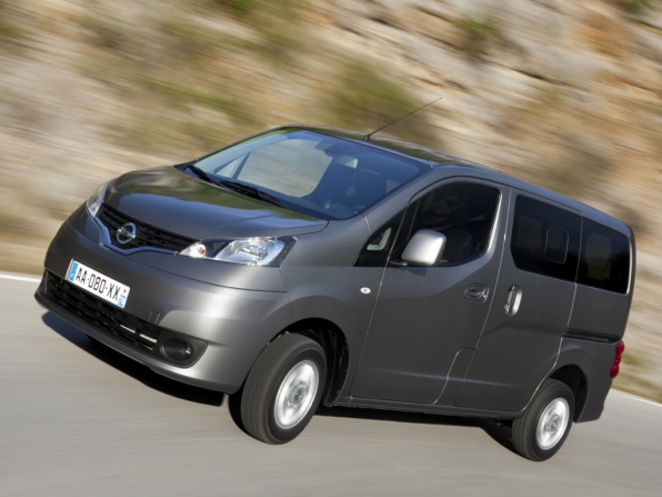 nissan evalia mj2012 img 01 596x447 - Nissan Evalia (2012)