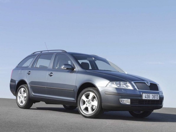 skoda octavi 4x4 alldrive mj2005 img 1 596x447 - Skoda Octavia 4x4 AllDrive