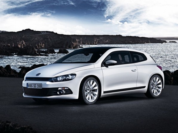 vw sicrocco mj2012 img 1 596x447 - Kaufberatung: Opel Astra GTC oder VW Scirocco – wer ist der bessere Sportwagen im Kompaktsegment?