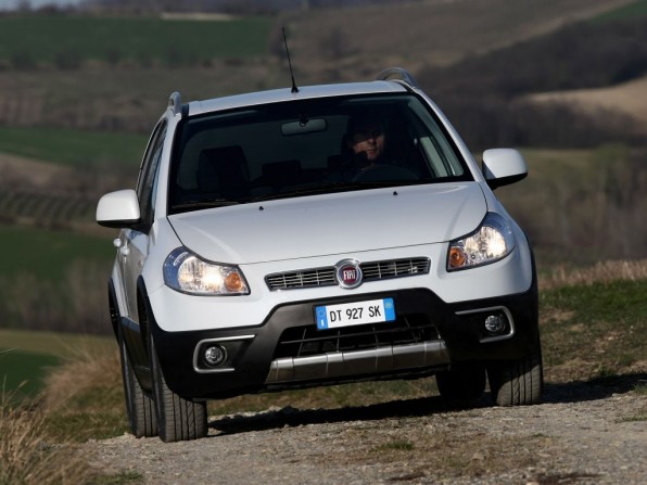 fiat sedeci mj2012 img 1 596x447 - Fiat Sedici (2012)