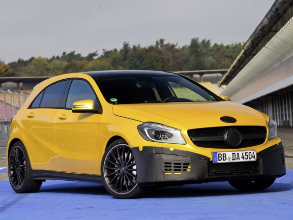 mercedes benz a45 amg mj20131 596x447 - Mercedes-Benz A45 AMG leistet 360 PS