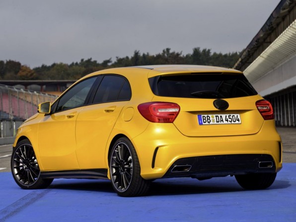 mercedes benz a45 amg mj20132 596x447 - Mercedes-Benz A45 AMG leistet 360 PS