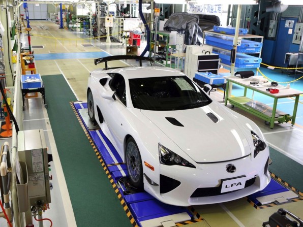 lexus lfa 1 596x447 - Produktion des Lexus LFA nach 500 Modellen eingestellt