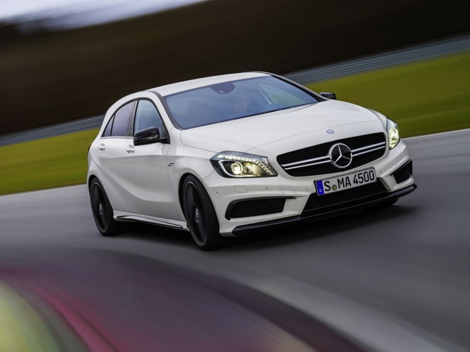 mercedes benz a45 amg mj2013 img 01 960x720 - Mercedes-Benz A 45 AMG: Beschleunigt besser als ein Porsche Boxster