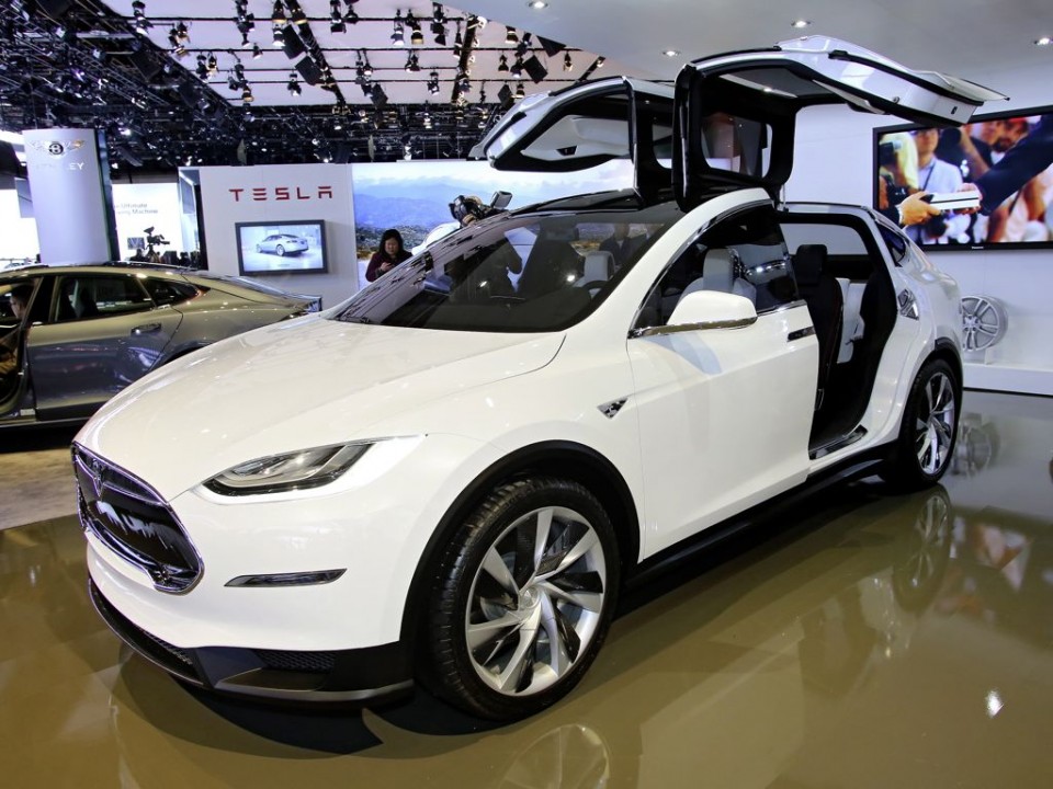 tesla model x mj2013 img 1 960x720 - Genf 2013: Elektroauto Tesla Model X kommt nach Europa