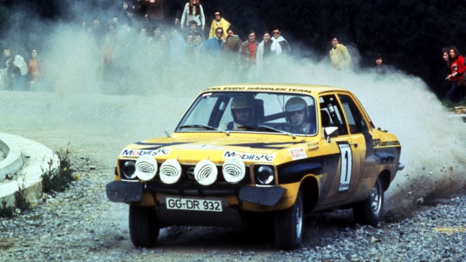 historische opel rally fahrzeuge 1 960x540 - ADAC Eifel Rallye Festival : Walter Röhrl im Opel Ascona 400 unterwegs