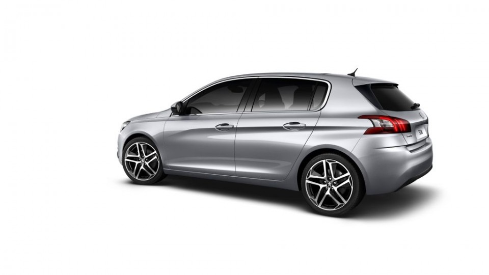 peugeot 308 mj 2013 img 10 960x540 - Peugeot 308 Access 125THP (2014)