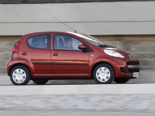 peugeot 107 mj2012 img 6 600x450 - Platz 8: Peugeot 107 68 Access - ADAC Autokosten Kleinstwagen