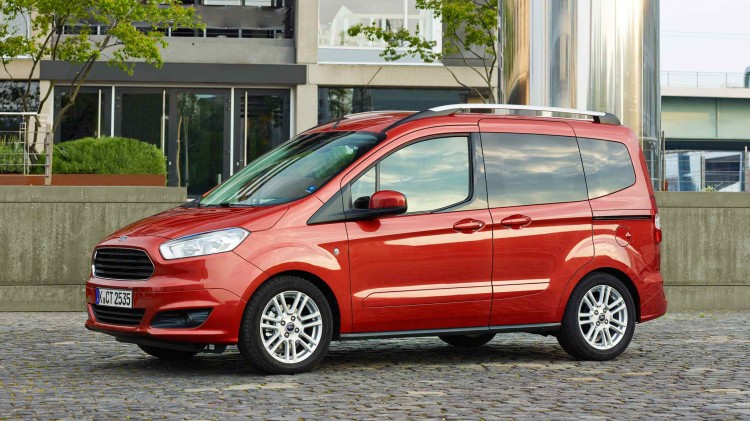 ford tourneo courier mj2014 img 03 750x421 - Sicher und komfortabel unterwegs: Die 10 Top-Familienautos für jeden Bedarf