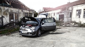 Abarth Competizione 27 Kopie 360x202 - Quirlige Knutschkugel: Neuer Fiat 500C 1.2 im Test