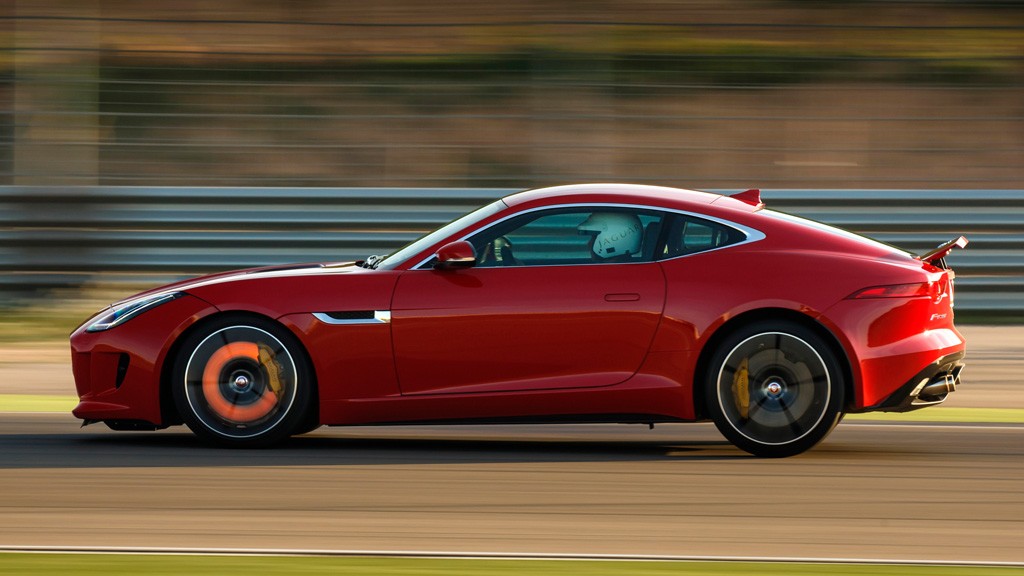 Jaguar F Type Coupe R - Jaguar F-Type R Coupe: Plant der englische Katzenproduzent eine noch leichtere Version?