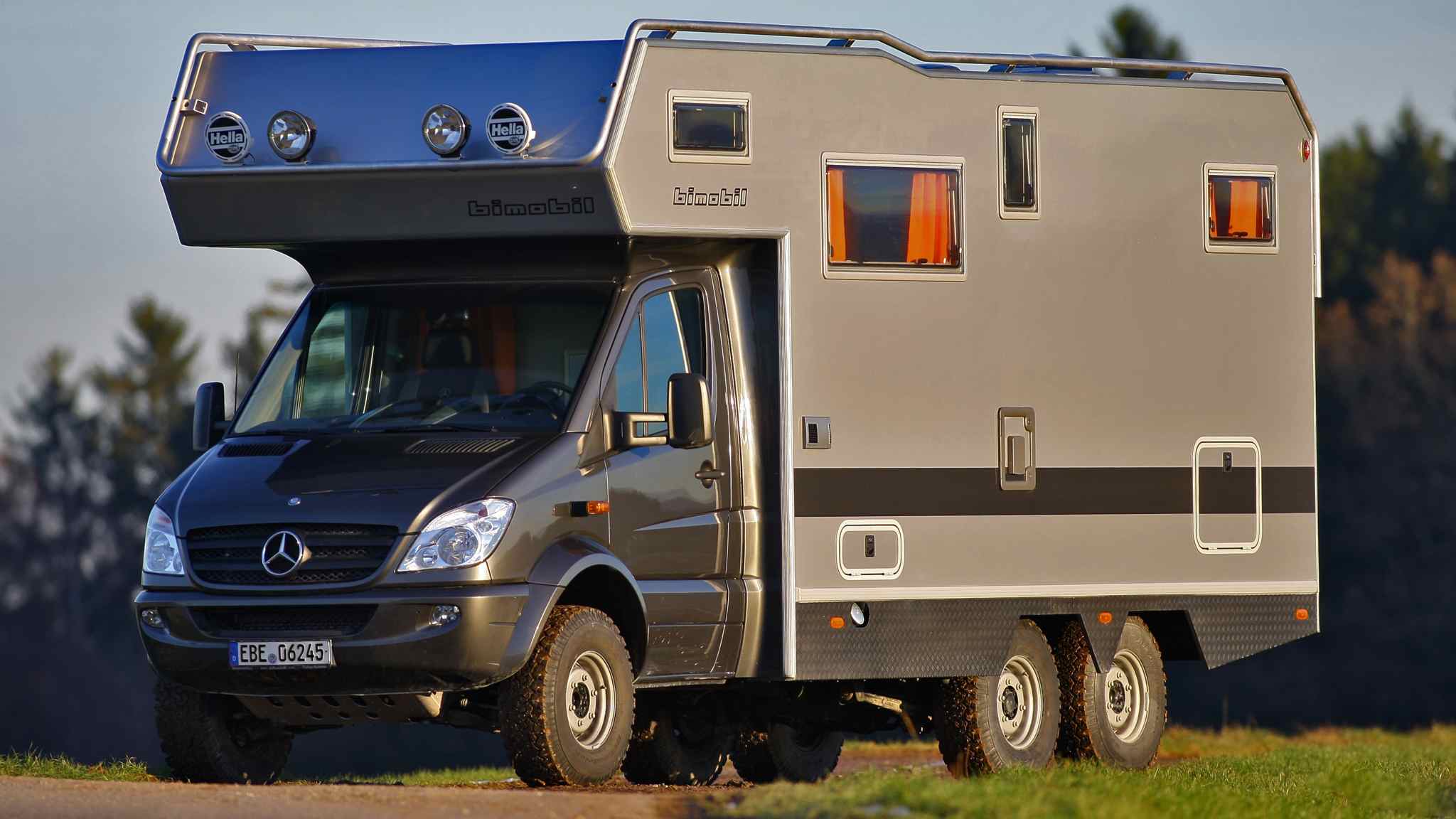 Российский дом на колесах. Автодом Mercedes Benz Sprinter 6x6. Автодом Мерседес Спринтер 6х6. Mercedes Sprinter 6x6 Camper. Mercedes-Benz Sprinter автодом 6\6.