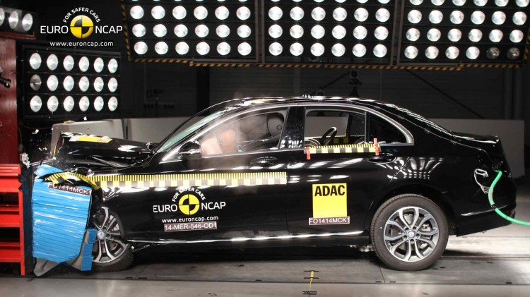 mercedes c klasse ncap crashtest 20141 750x421 - Mercedes C-Klasse mit 5 Sternen im NCAP-Crashtest