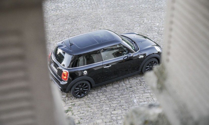 Mini Cooper S 2015 09 825x495 - Mini Cooper S im Fahrtest: ist der groß geworden!