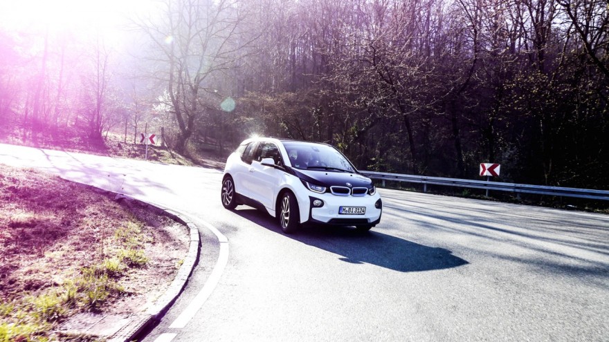 P1110793 880x495 - BMW i3: Lautlose Spannung, die einen nicht loslässt.