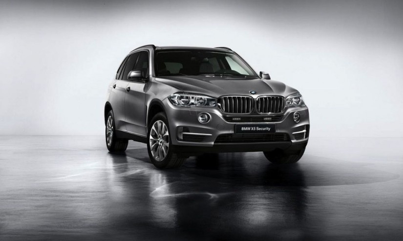 BMW X5 Security Plus 3 825x495 - BMW X5 Security Plus Panzerung: Keine Angst vor der AK-47!