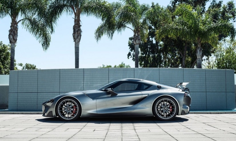 Toyota FT 1 Concept 2 825x495 - Toyota FT-1: Für Pebble Beach macht er sich schick.