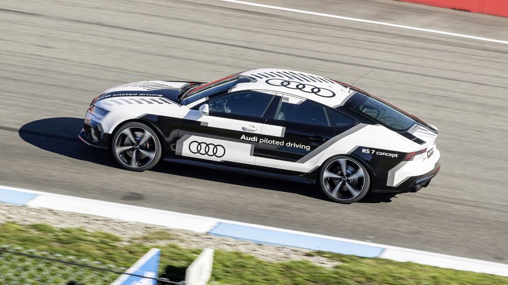 Audi RS7 piloted driving concept: Fahrerlos aber hochpräzise!