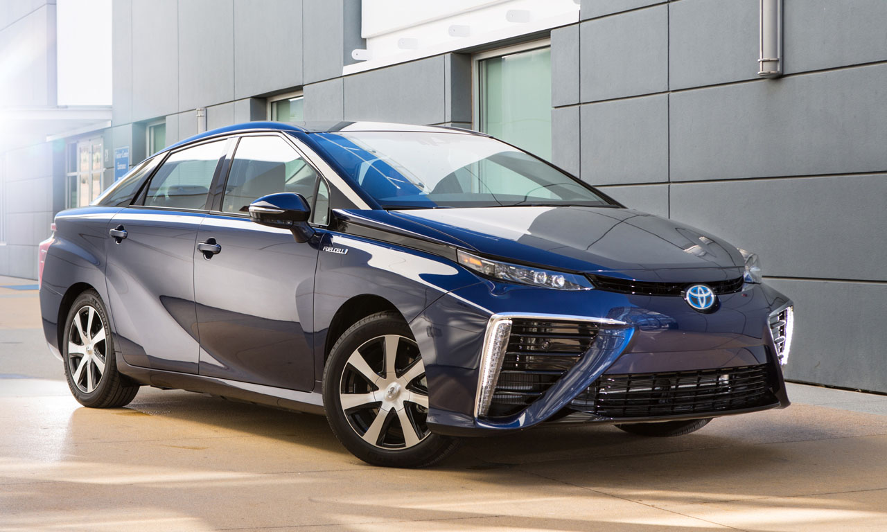Toyota Mirai: Erstes Brennstoffzellenfahrzeug geht in Serie.