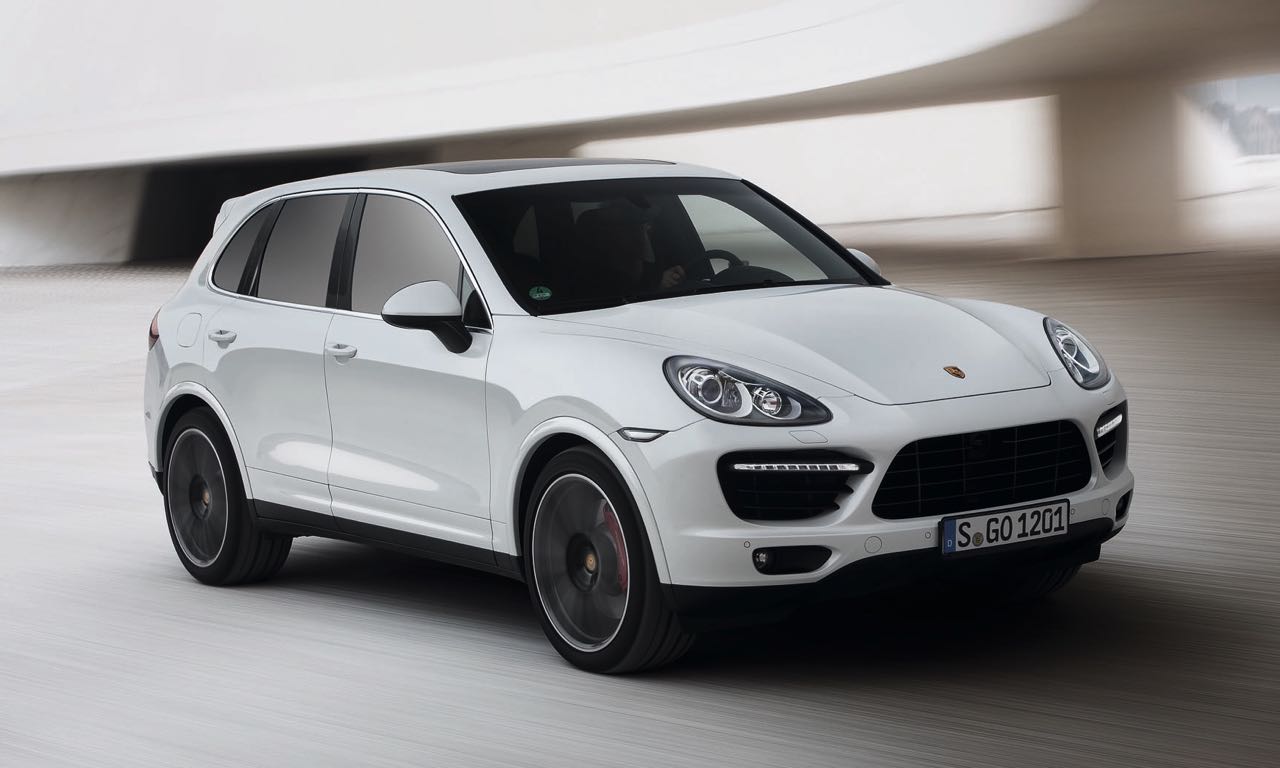 Richter fährt den Porsche Cayenne Turbo S des Angeklagten Batista.