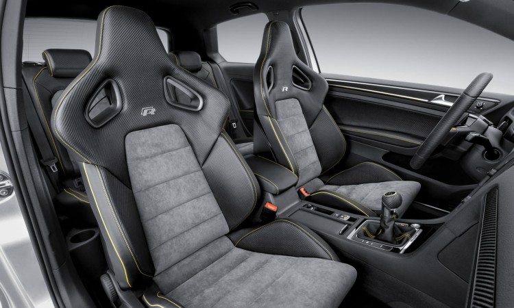 Volkswagen Golf R400 Interieur 750x450 - Volkswagen Golf R400 mit 420 PS offiziell bestätigt!