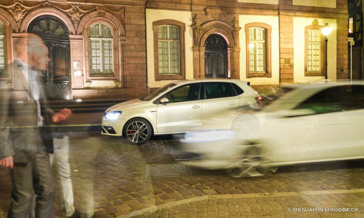 P1150209 750x450 - Fahrbericht VW Polo GTI: Nachtfahrt durch die bunten Straßen von Colmar.