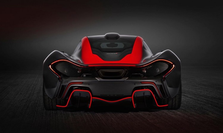 McLaren P1 #84: Der mit Abstand aufregendste McLaren P1 bislang. Wir berichteten in letzter Zeit über viele außergewöhnliche McLaren P1 da war zum Beispiel der Kiwi McLaren für Neuseeland oder das neue blaue Spielzeug für Formel 1 Rennfahrer Lewis Hamilton. Noch gibt es keine straßenzugelassenen 1 750x450 - McLaren P1 #84: Der mit Abstand aufregendste McLaren P1 bislang.