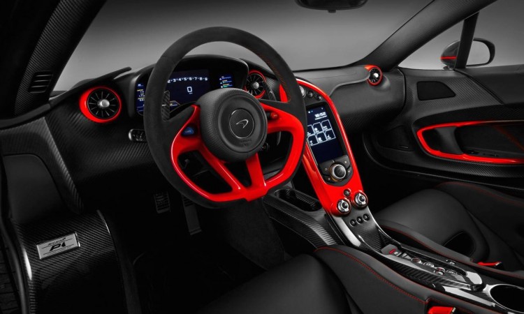 McLaren P1 #84: Der mit Abstand aufregendste McLaren P1 bislang. Wir berichteten in letzter Zeit über viele außergewöhnliche McLaren P1 da war zum Beispiel der Kiwi McLaren für Neuseeland oder das neue blaue Spielzeug für Formel 1 Rennfahrer Lewis Hamilton. Noch gibt es keine straßenzugelassenen 4 750x450 - McLaren P1 #84: Der mit Abstand aufregendste McLaren P1 bislang.