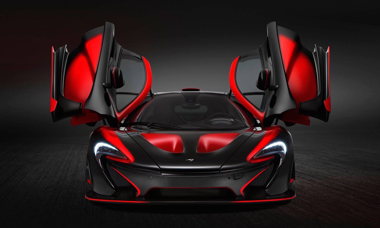 Wir berichteten in letzter Zeit über viele außergewöhnliche McLaren P1: da war zum Beispiel der Kiwi-McLaren für Neuseeland oder das neue blaue Spielzeug für Formel 1 Rennfahrer Lewis Hamilton. Noch gibt es keine straßenzugelassenen McLaren P1 GTR, aber McLaren Special Operations hat jetzt dafür auf Basis der Fahrgestellnummer 84 ein neues Kunstwerk auf die Beine gestellt, das mindestens genau so beeindruckend aussieht!