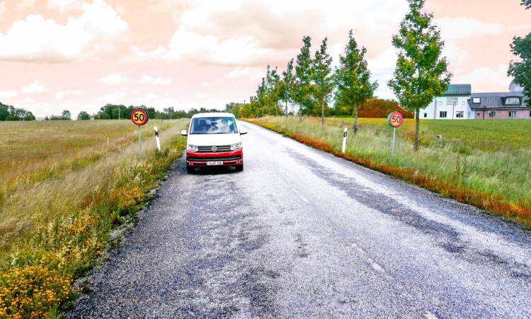 VW T6 Multivan: Bulli Nummer sechs erlebt Retro-Comeback. Volkswagen VW Bus T6 Multivan Caravelle Generation Six Stockholm Fahrpräsentation AUTOmativ 44 750x450 - VW T6 Multivan: Bulli Nummer sechs erlebt Retro-Comeback.