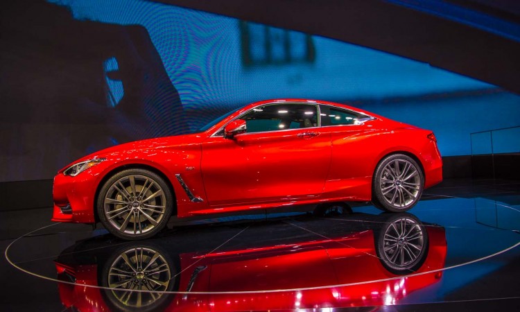 Infiniti Q60 auf dem Autosalon in Genf Zehn Schicht Lackierung Roubin Rot Infiniti Mercedes Benz Q60 AUTOmativ.de Benjamin Brodbeck 750x450 - Schau' mal, was da glänzt! Infiniti Q60 mit Zehnschicht-Lackierung