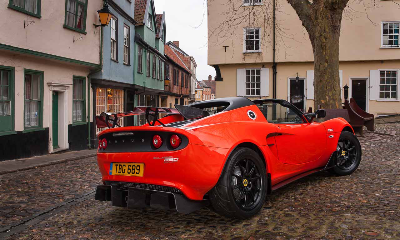 Es ist Frühling! Und den genießt man mit der Lotus Elise Cup 250 am Besten