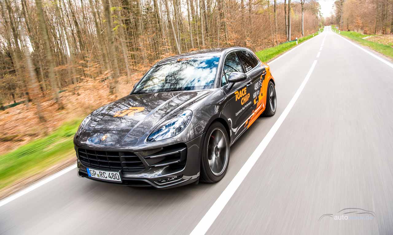 RaceChip-Porsche-Macan-Turbo-mit-480-PS-bei-AUTOmativ-im-Test-Benjamin-Brodbeck-Tilman-Brodbeck-Porsche-Exclusive-TechArt-Macan