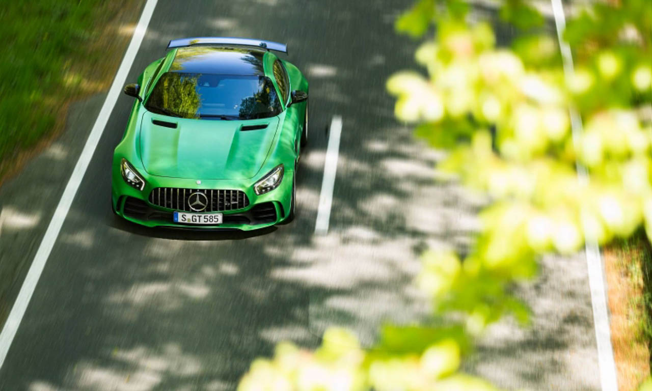 Mercedes-AMG GT R mit 585 PS und 700 Nm Premiere mit Lewis Hamilton in England Beast of Green Hell AUTOmativ.de Benjamin Brodbeck Yannick Schroeder