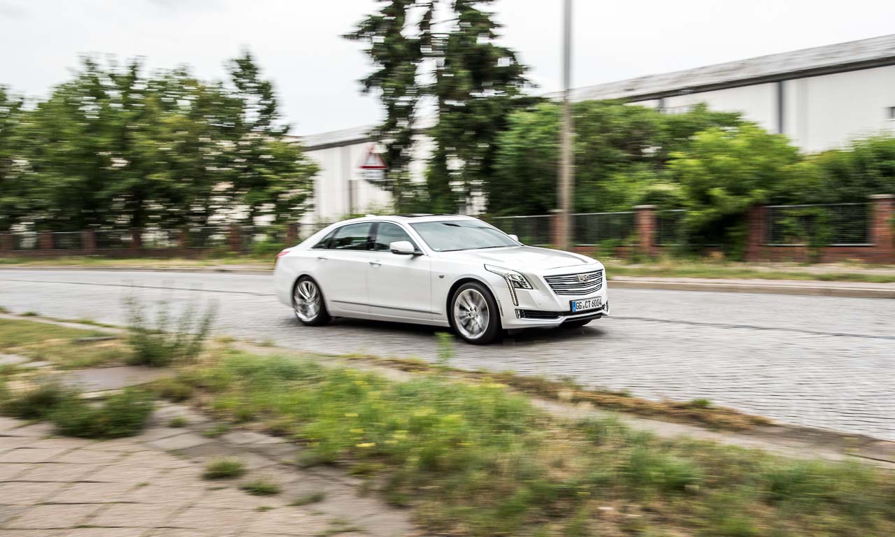 Cadillac-CT6-Limousine-V6-BiTurbo-417PS-Leistung-im-Test-im-Fahrbericht-von-AUTOmativ.de-Benjamin-Brodbeck-hyyperlic-Lisa-Berlin-Cadillac-Amerikanische-Limousine-Luxury-Luxusauto-Mercedes-S-Klasse-BMW-7er-Porsche-Panamera