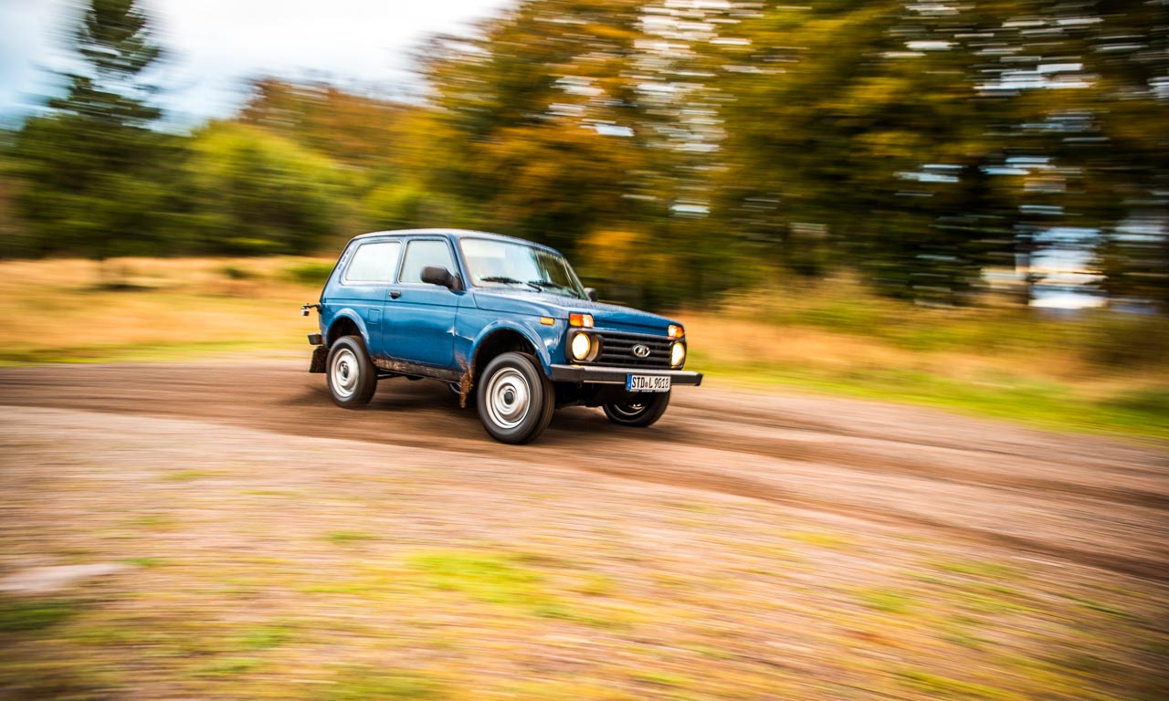 1Lada 4x4 Niva Taiga im Test in den Vogesen im Elsass Frankreich Lada kommt ueberall durch guenstigster SUV Offroad AUTOmativ 53 - Lada Niva, Taiga, 4x4 im Fahrbericht: Retro-Offroad-Maschine