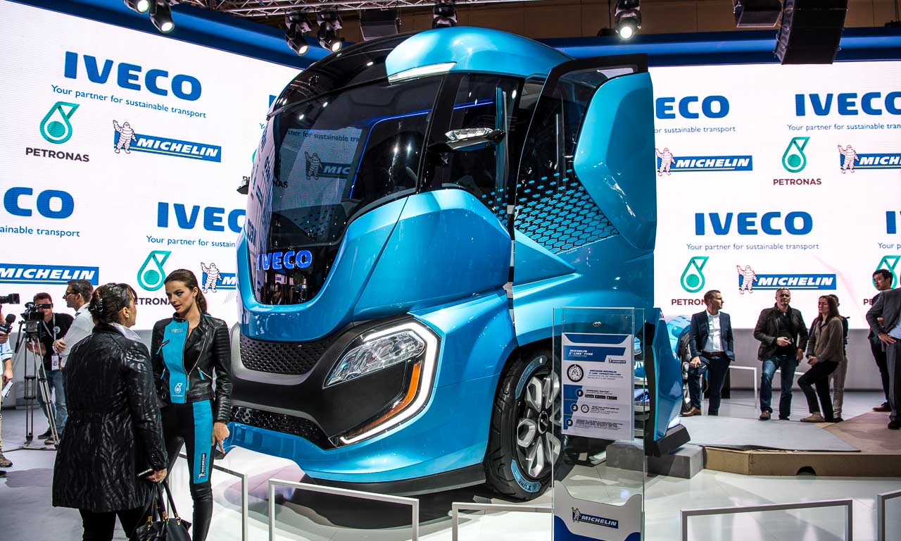 IAA Nutzfahrzeuge 2016 Rundgang Mercedes Trucks and Buses Vans Volkswagen 14 - Auch Trucks können sexy sein: Iveco Z Truck fährt autonom und mit Biogas