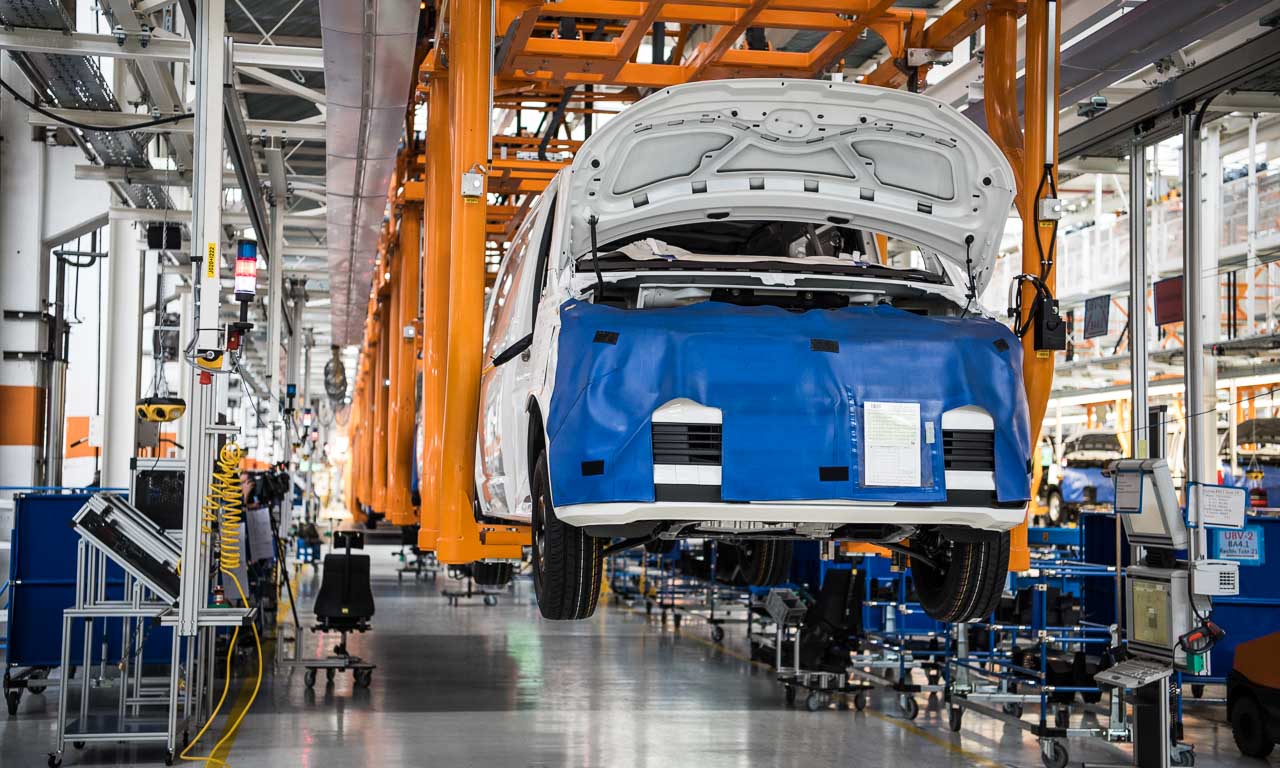 In diesen Hallen wird seit 60 Jahren der VW Bulli produziert!