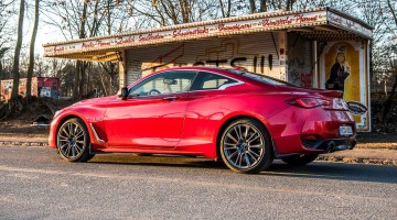 Infiniti Q60 auf dem Autosalon in Genf-Zehn-Schicht-Lackierung-Roubin-Rot-Infiniti-Mercedes-Benz-Q60-AUTOmativ.de-Benjamin Brodbeck