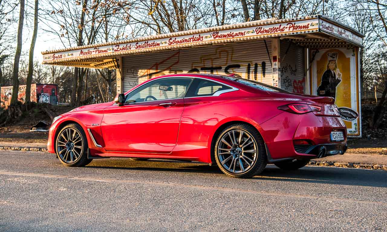 Infiniti Q60 auf dem Autosalon in Genf-Zehn-Schicht-Lackierung-Roubin-Rot-Infiniti-Mercedes-Benz-Q60-AUTOmativ.de-Benjamin Brodbeck