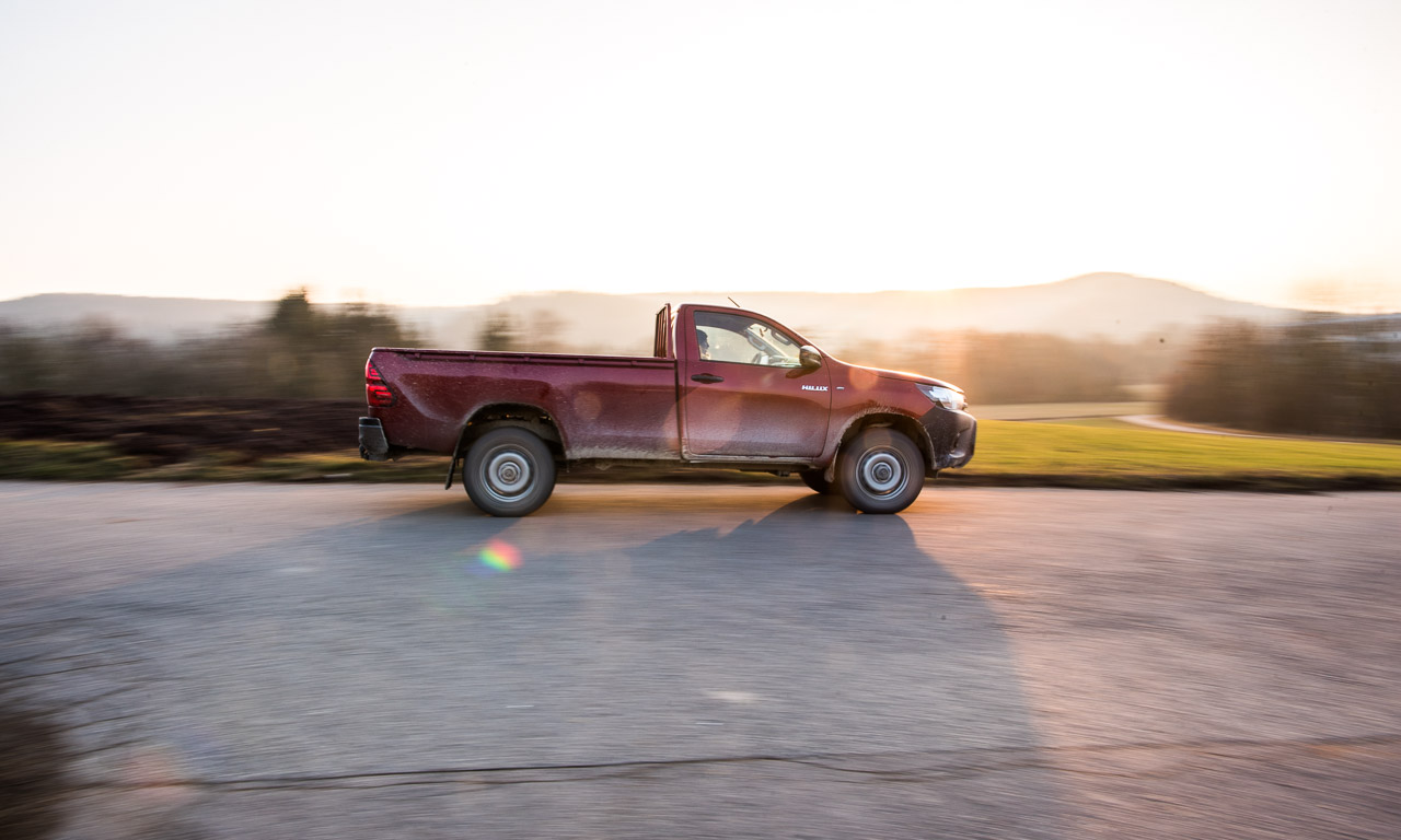 Toyota Hilux 2017 2.4 Diesel 150 PS im Test von AUTOmativ.de Benjamin Brodbeck Offroad 38 - Fahrbericht Toyota Hilux Duty Einzelkabine: Steinbruch-Ungetüm und Allzweck-Monster