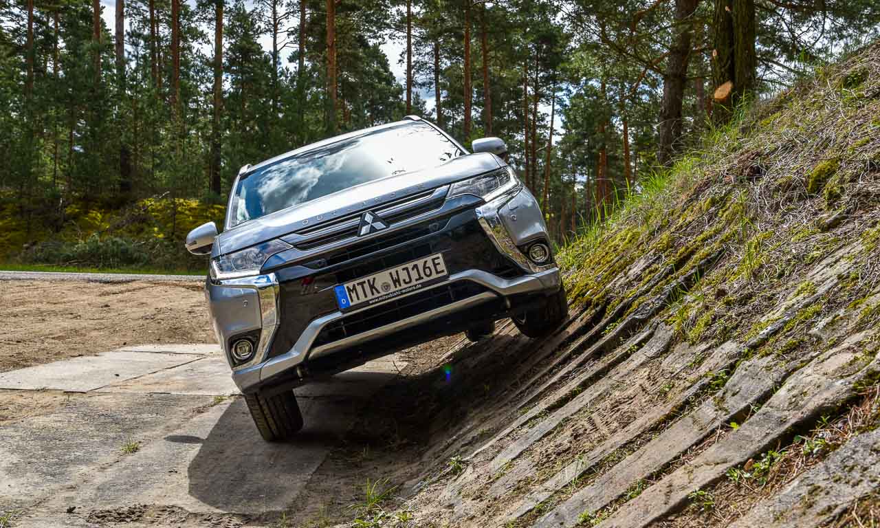 Mitsubishi Outlander PHEV Offroad Test 6 - Offroad auf elektrisch: Mit dem Mitsubishi Outlander PHEV über Stock und Stein