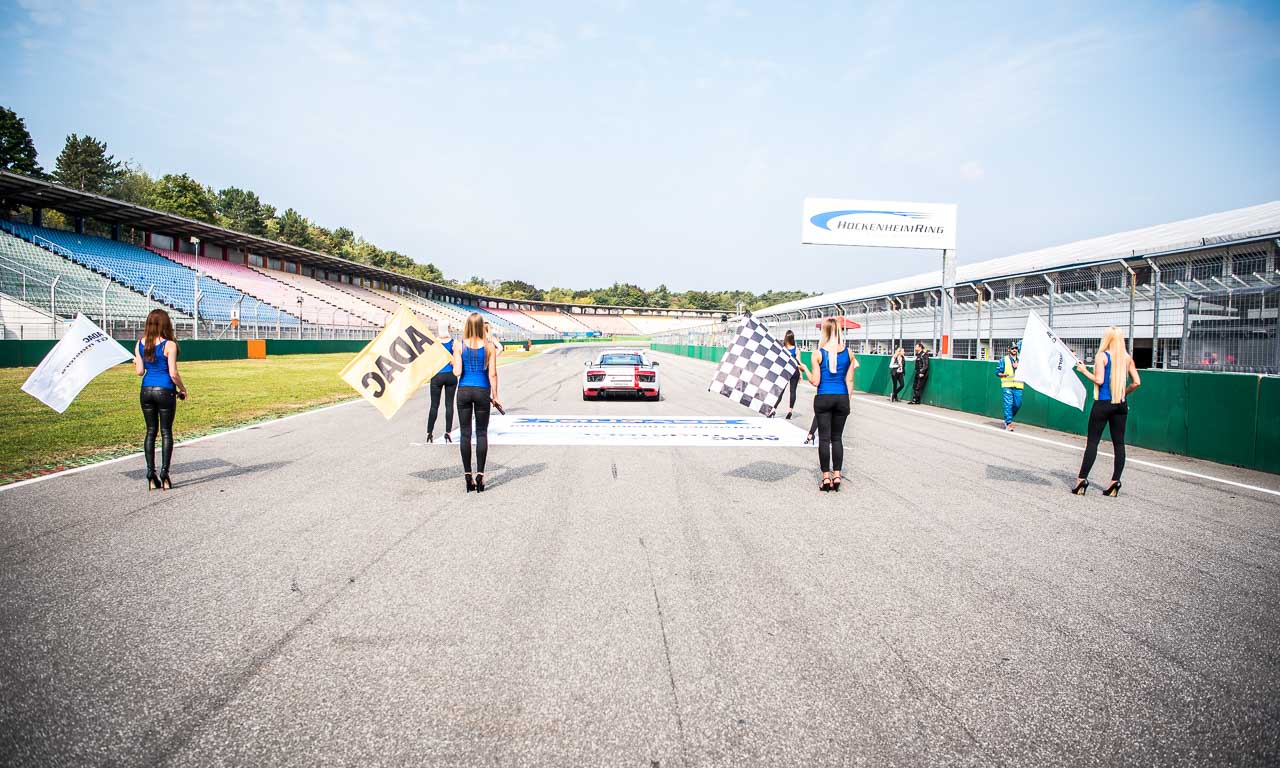 ADAC GT Masters und TCR National Hockenheim 2017 Grid Girls Babes Lamborghini Volkswagen Motorsport Golf TCR AUTOmativ.de Benjamin Brodbeck 55 - Die Grid-Girls des ADAC GT Masters Finale in Hockenheim - Bildergalerie