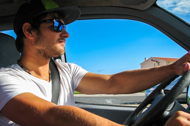 Führerschein geschafft: Tipps zum Kauf des ersten Autos Auto Anfänger - Führerschein geschafft: Tipps zum Kauf des ersten Autos