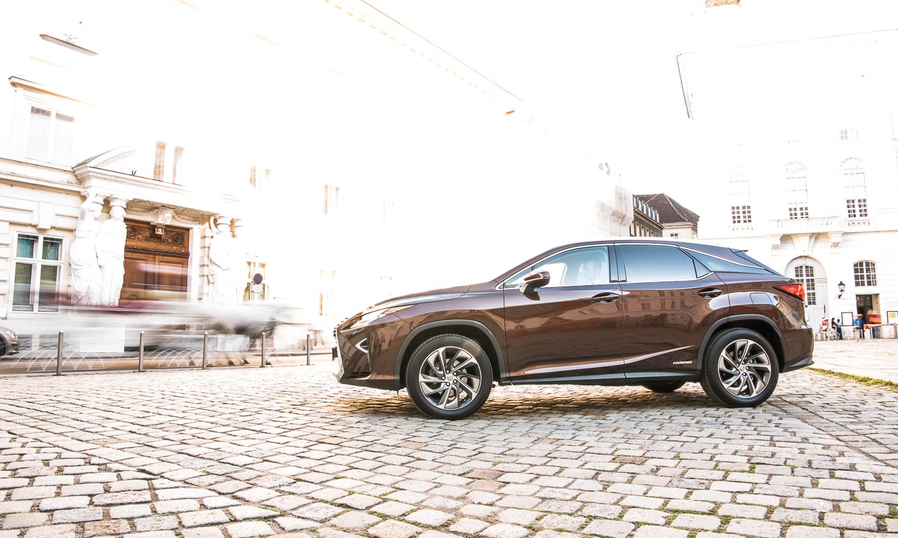 Lexus RX450h Test Fahrbericht Langstrecke Wien Stuttgart Leonberg Schloss Solitude Lexus RX Toyota AUTOmativ.de Benjamin Brodbeck 3 - Wiener Zeitlosigkeit trifft auf asiatische Moderne: Mit dem Lexus RX 450h nach Wien