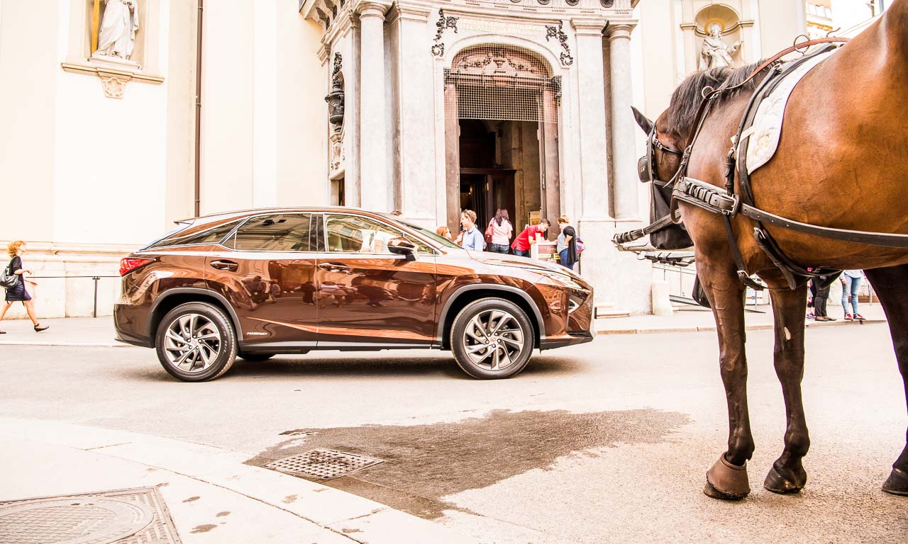 Lexus RX450h Test Fahrbericht Langstrecke Wien Stuttgart Leonberg Schloss Solitude Lexus RX Toyota AUTOmativ.de Benjamin Brodbeck 7 - Wiener Zeitlosigkeit trifft auf asiatische Moderne: Mit dem Lexus RX 450h nach Wien